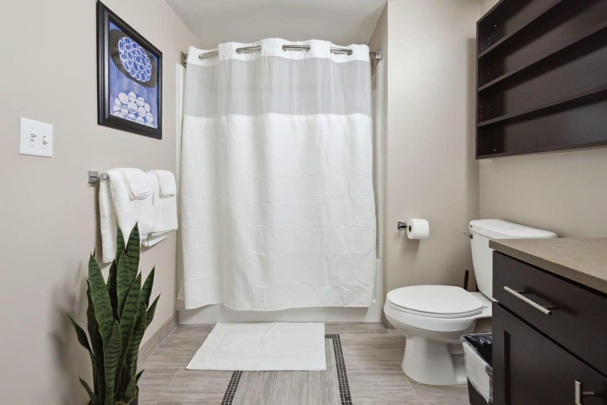2Br Downtown Luxury Getaway Apartment Detroit Bagian luar foto