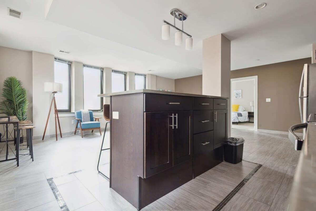 2Br Downtown Luxury Getaway Apartment Detroit Bagian luar foto