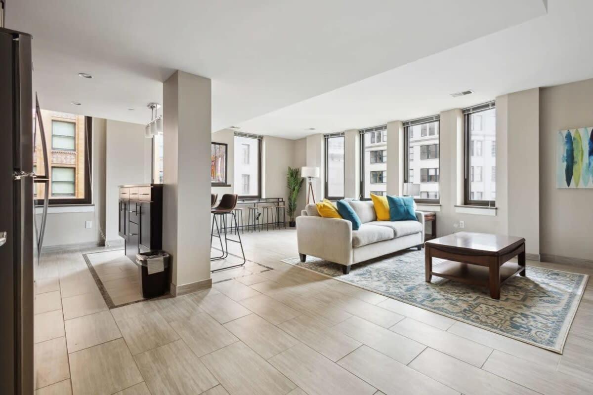 2Br Downtown Luxury Getaway Apartment Detroit Bagian luar foto